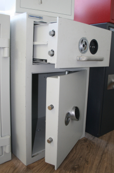 Einwurf- und Deposittresor M 2120 